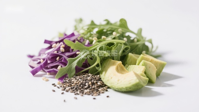 新鲜蔬菜与牛油果组合