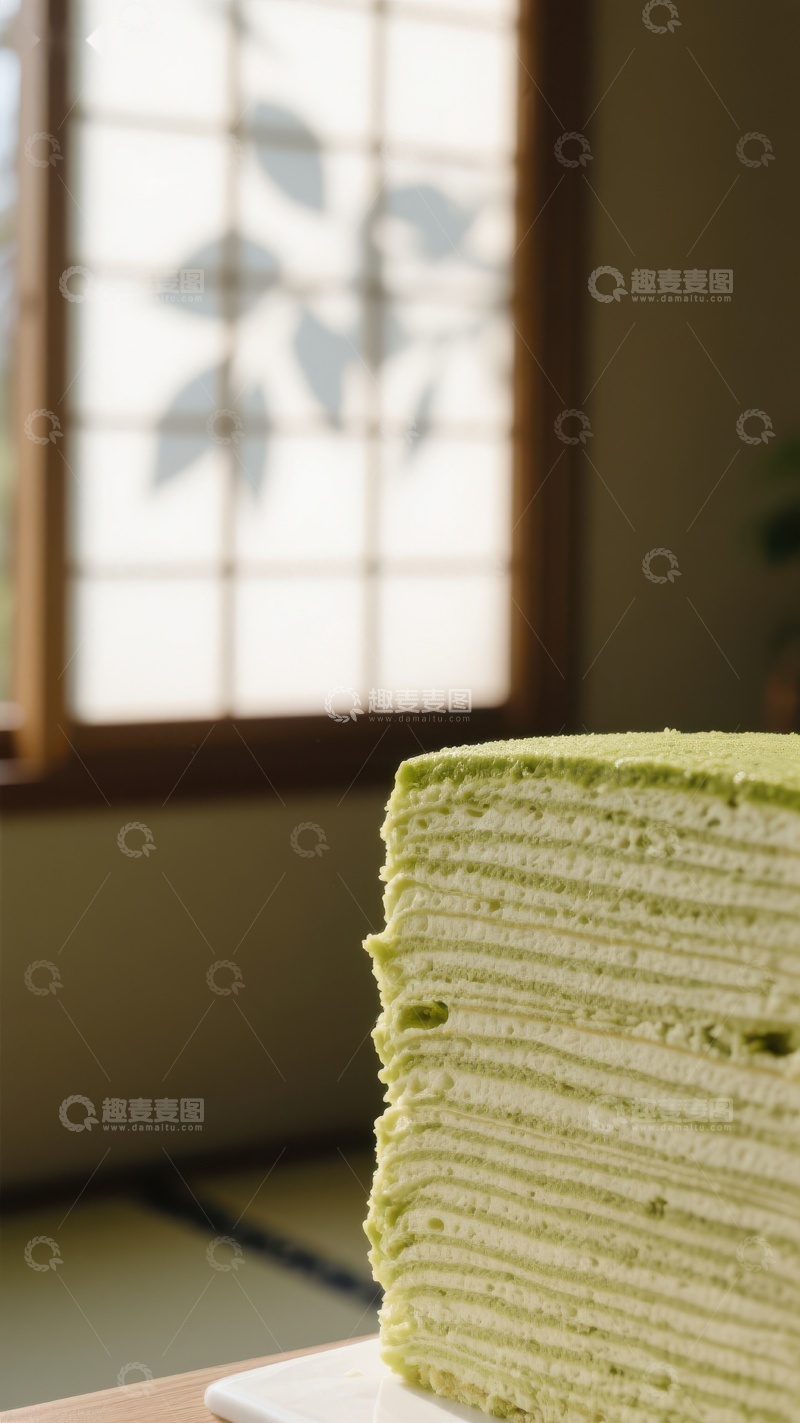 高清大图下载【趣麦麦图】抹茶千层蛋糕，窗边光影