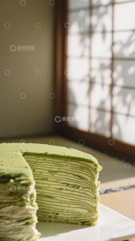 抹茶千层蛋糕，阳光下的美味