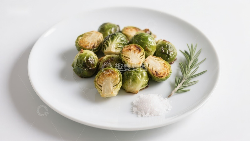 高清大图下载【趣麦麦图】烤制的布鲁塞尔芽菜配迷迭香