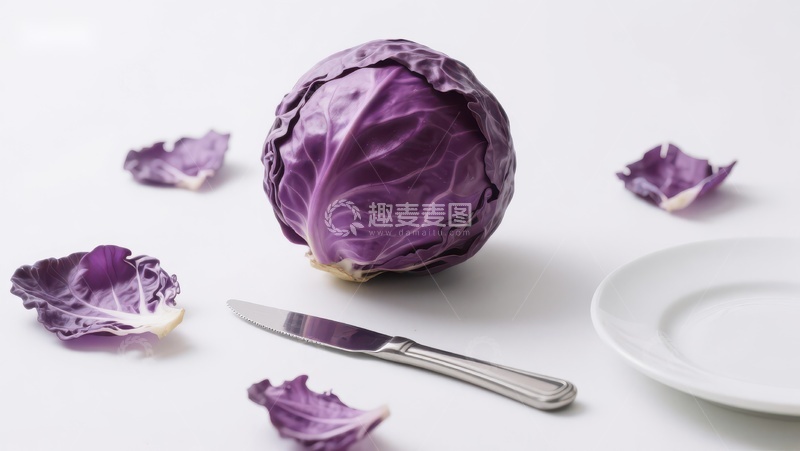 高清大图下载【趣麦麦图】紫甘蓝与刀具的静物组合