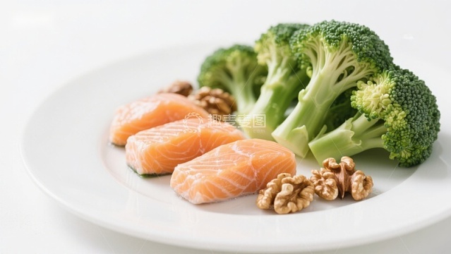 三文鱼西兰花核桃盘