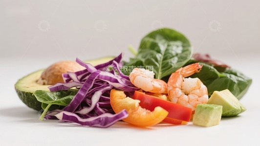 新鲜蔬菜虾仁沙拉食材
