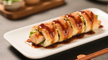 酱汁淋面的美味卷饼