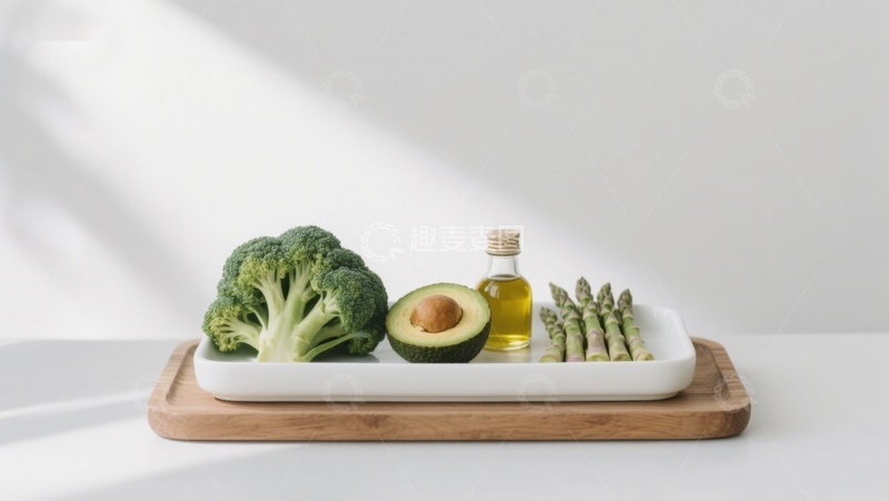 高清大图下载【趣麦麦图】新鲜蔬菜与橄榄油摆盘