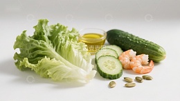 新鲜蔬菜与虾仁食材组合