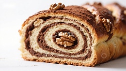 巧克力核桃面包卷特写