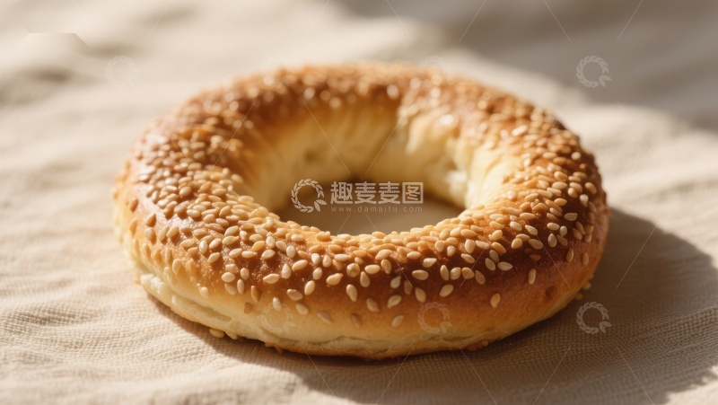 高清大图下载【趣麦麦图】金黄芝麻面包圈特写