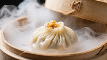 热气腾腾的蒸饺