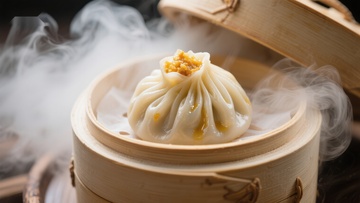 热气腾腾的蒸饺