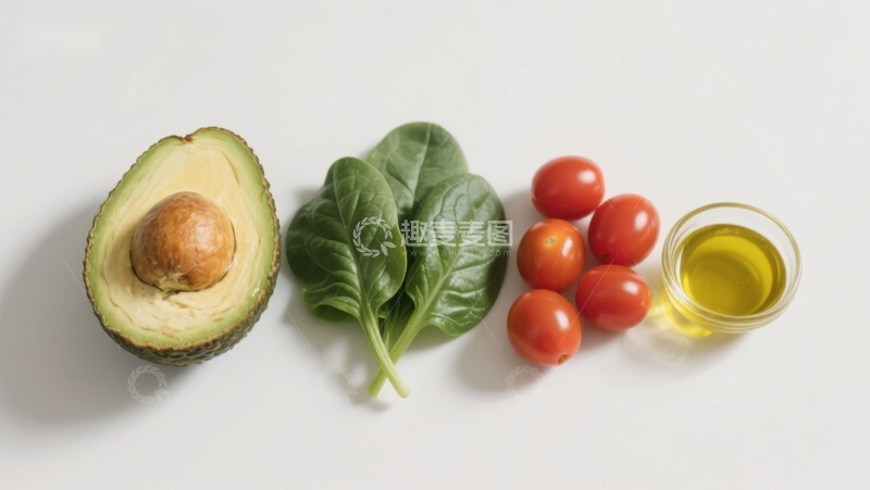 高清大图下载【趣麦麦图】新鲜食材组合：牛油果、菠菜、樱桃番茄与橄榄油