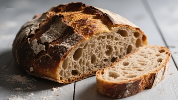 新鲜出炉的全麦面包