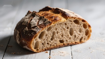 新鲜出炉的全麦面包