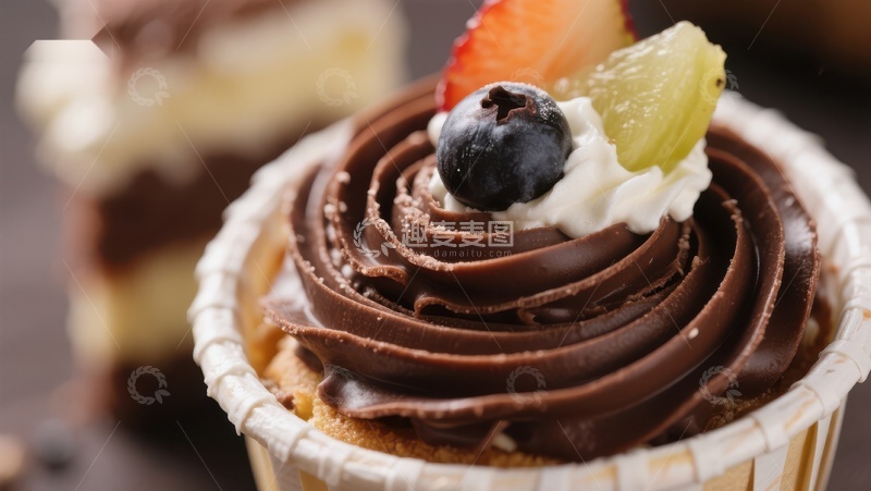 高清大图下载【趣麦麦图】巧克力奶油纸杯蛋糕