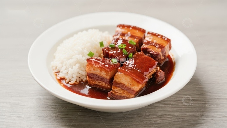 红烧肉配白米饭