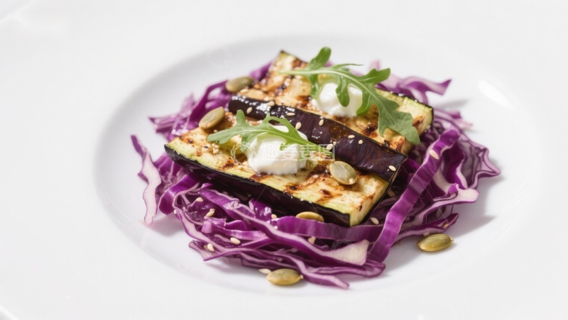 高清大图下载【趣麦麦图】烤茄子配紫甘蓝沙拉