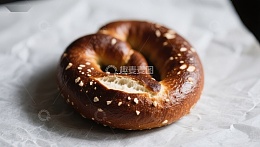 新鲜出炉的椒盐面包圈