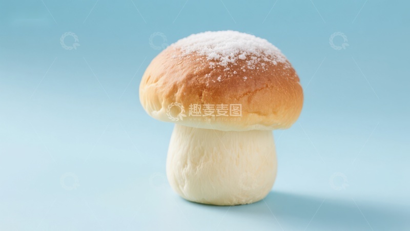 高清大图下载【趣麦麦图】蘑菇形状面包，顶部撒有糖粉