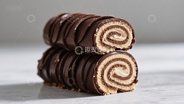 巧克力包裹的螺旋蛋糕卷