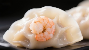 晶莹剔透的虾饺特写