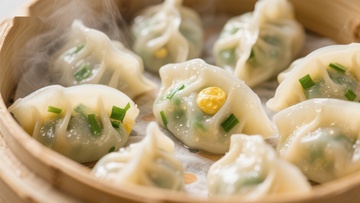 热气腾腾的蒸饺