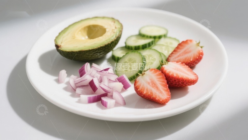 高清大图下载【趣麦麦图】切好的牛油果黄瓜草莓洋葱