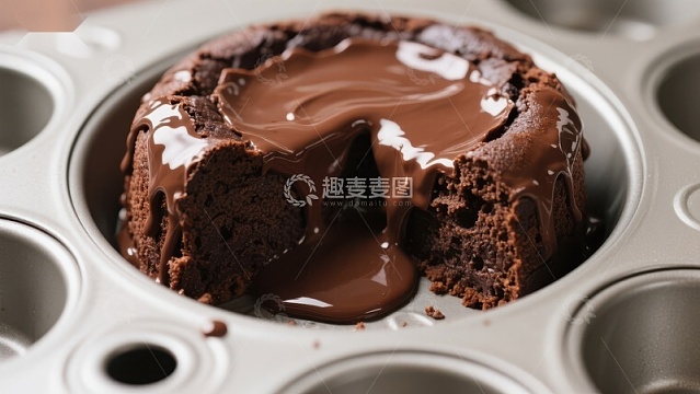 巧克力熔岩蛋糕，浓郁流心