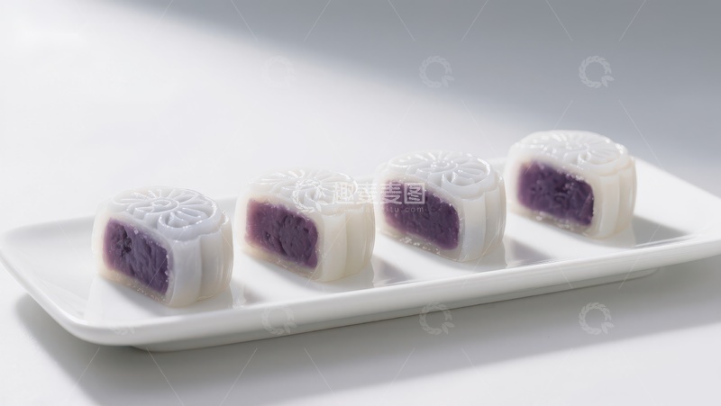 高清大图下载【趣麦麦图】紫薯馅糕点整齐排列于白色盘中