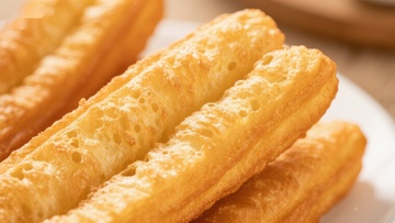 金黄酥脆的油条