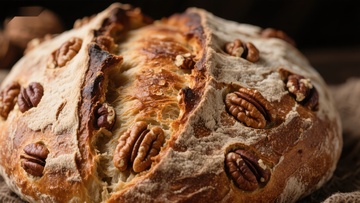 核桃点缀的全麦面包