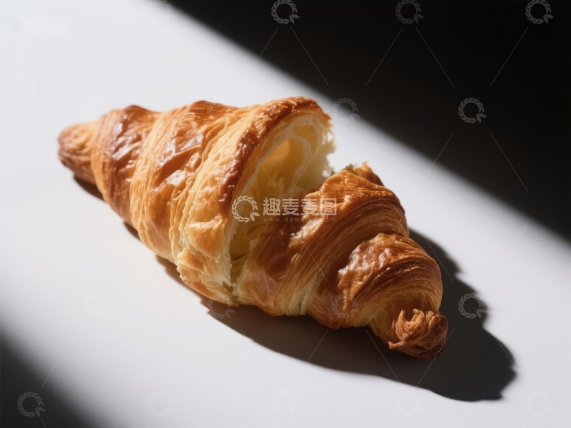 高清大图下载【趣麦麦图】金黄酥脆的羊角面包