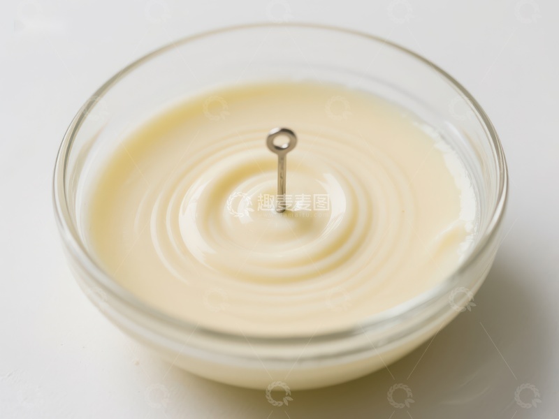 高清大图下载【趣麦麦图】针尖触碰液体表面形成涟漪