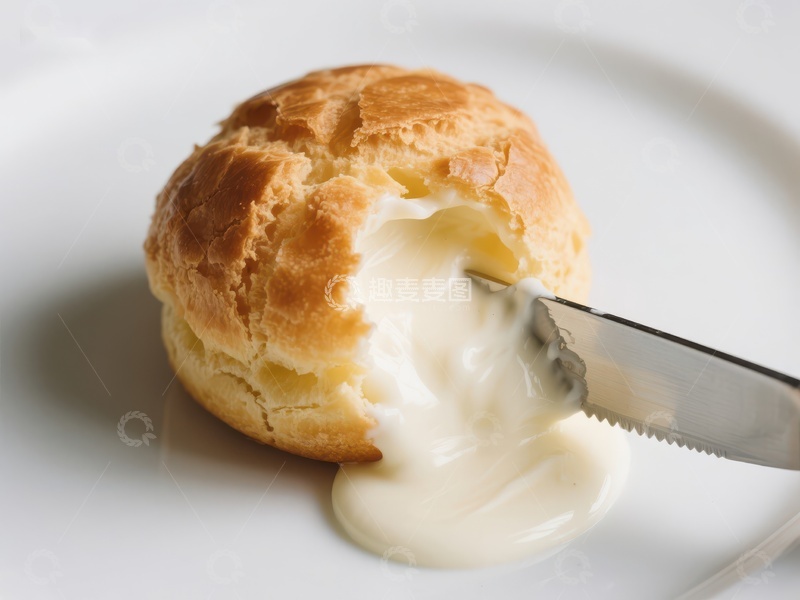 高清大图下载【趣麦麦图】奶油泡芙被刀切开，奶油流出