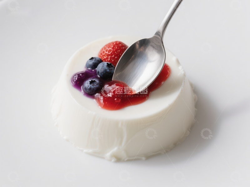高清大图下载【趣麦麦图】酸奶配莓果，勺子轻舀