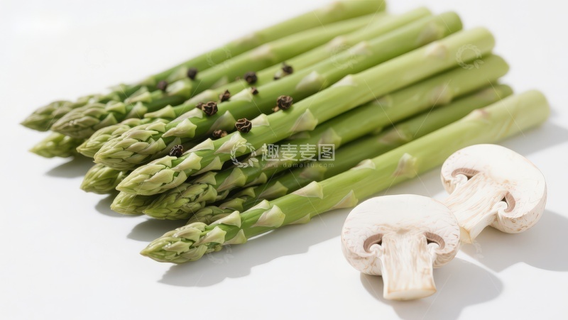 高清大图下载【趣麦麦图】新鲜芦笋与蘑菇特写