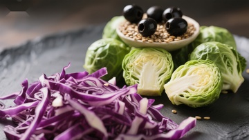 紫甘蓝与抱子甘蓝的食材组合
