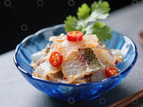 清新鱼片配红椒与香菜
