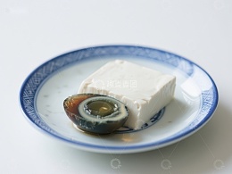 豆腐配皮蛋，简约美食