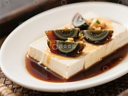 皮蛋豆腐配酱油，经典中式凉菜