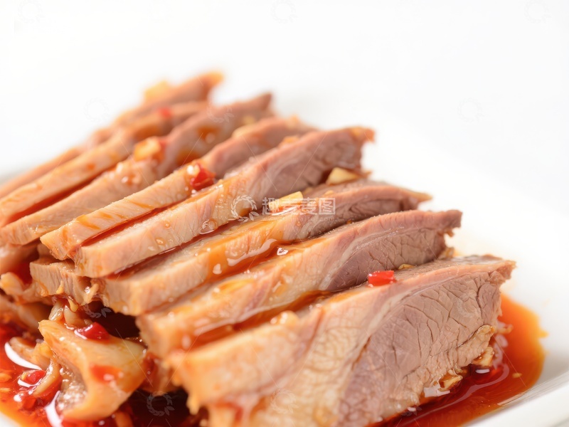 高清大图下载【趣麦麦图】酱牛肉切片，淋上辣椒油