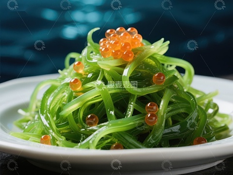 海藻沙拉配鱼子酱