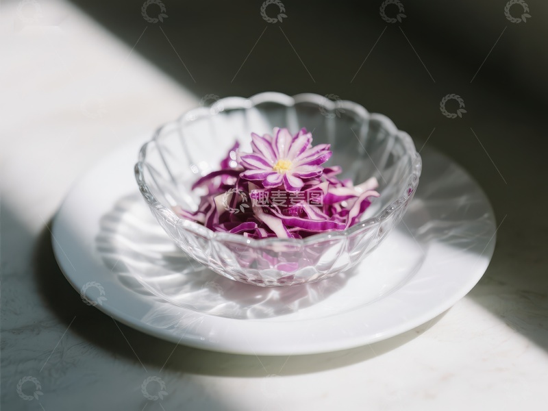 高清大图下载【趣麦麦图】透明碗中的紫色花菜