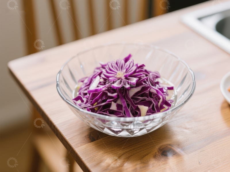 高清大图下载【趣麦麦图】玻璃碗中的紫甘蓝沙拉