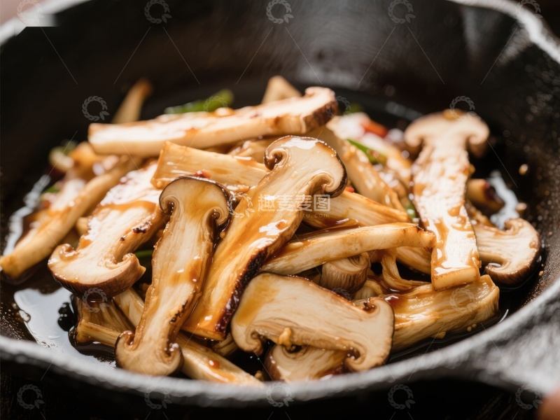 高清大图下载【趣麦麦图】铁锅炒制的美味松茸