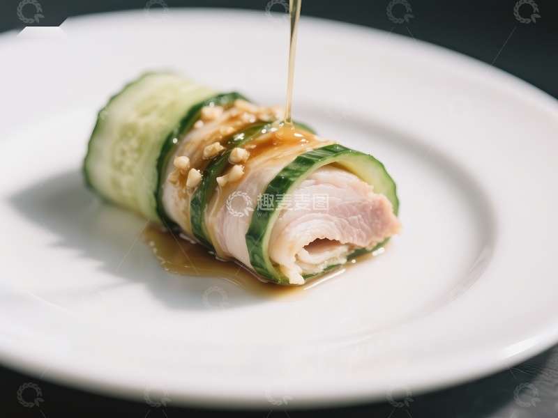 高清大图下载【趣麦麦图】黄瓜鸡肉卷配酱汁