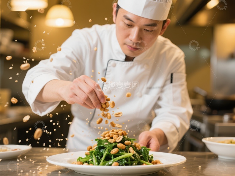 高清大图下载【趣麦麦图】厨师精心撒坚果装饰沙拉