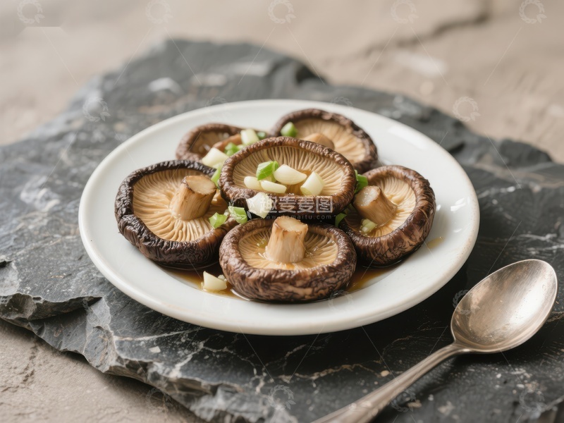 高清大图下载【趣麦麦图】香煎蘑菇配葱花