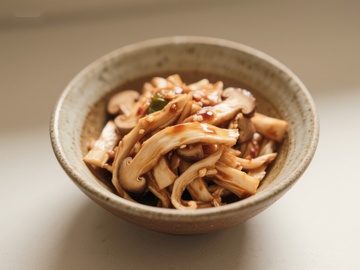 碗中美味的炒蘑菇