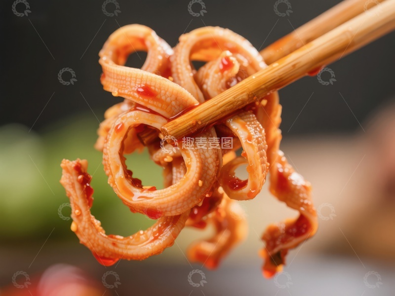 高清大图下载【趣麦麦图】筷子夹起麻辣鸭肠特写