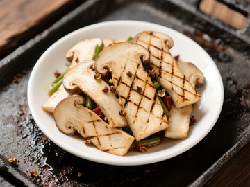 烤松茸配青椒，美味素食佳肴